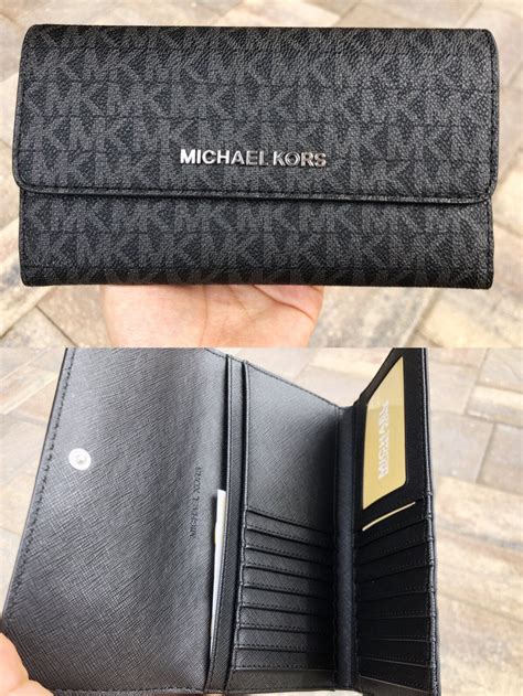 Michael Kors Women's Jet Set Travel Large Trifold Wallet 